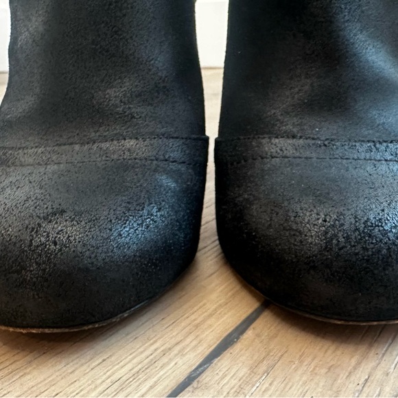 Chanel suede ankle boots - Picture 9 of 11